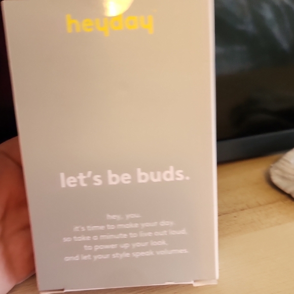 Heyday Stylish Blue Wired Earbuds - Picture 4 of 5